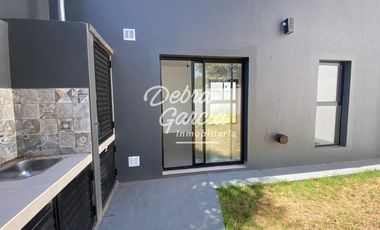 Casa PH 4 Ambientes - A Estrenar – Gas Natural - Patio Cochera