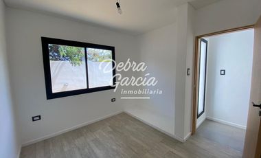 Casa PH 4 Ambientes - A Estrenar – Gas Natural - Patio Cochera