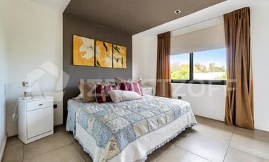 Casa EN VENTA en Las Liebres, 3 dormitorios, importante galeria