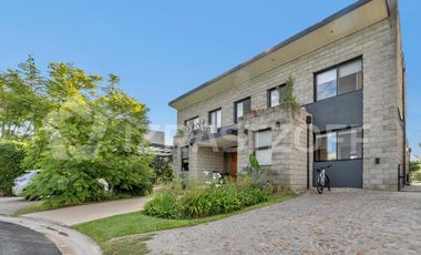 Casa EN VENTA en Las Liebres, 3 dormitorios, importante galeria
