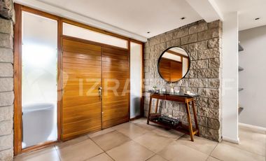 Casa EN VENTA en Las Liebres, 3 dormitorios, importante galeria