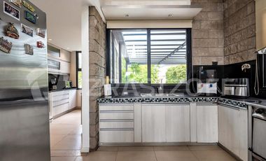Casa EN VENTA en Las Liebres, 3 dormitorios, importante galeria