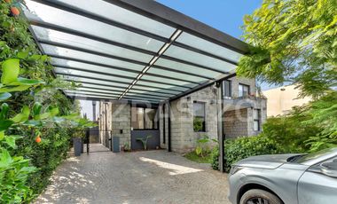 Casa EN VENTA en Las Liebres, 3 dormitorios, importante galeria