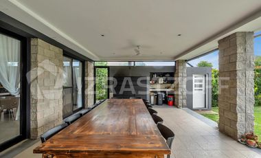 Casa EN VENTA en Las Liebres, 3 dormitorios, importante galeria