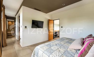 Casa EN VENTA en Las Liebres, 3 dormitorios, importante galeria