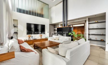 Casa EN VENTA en Las Liebres, 3 dormitorios, importante galeria