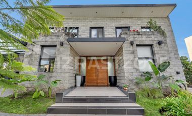 Casa EN VENTA en Las Liebres, 3 dormitorios, importante galeria