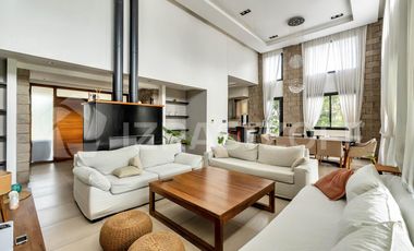 Casa EN VENTA en Las Liebres, 3 dormitorios, importante galeria
