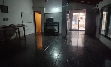 VENTA CASA EN RANELAGH. LOTE DE 652,50 M2 CON PARQUE Y QUINCHO