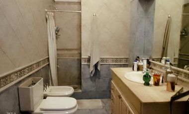 VENTA CASA EN RANELAGH. LOTE DE 652,50 M2 CON PARQUE Y QUINCHO