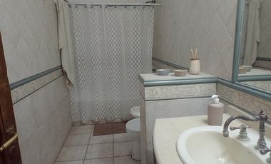 VENTA CASA EN RANELAGH. LOTE DE 652,50 M2 CON PARQUE Y QUINCHO
