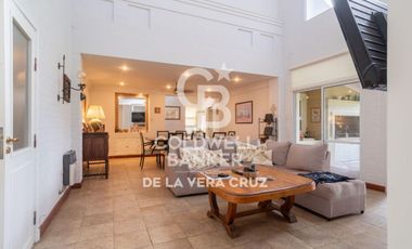Casa en venta sobre dos lotes Club de Campo El Paso