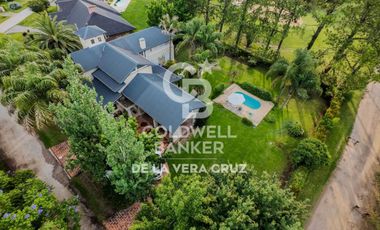 Casa en venta sobre dos lotes Club de Campo El Paso