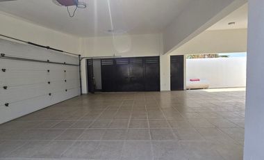 CASA EN VENTA EN FRACCIONAMIENTO LOMAS DE COCOYOC.