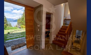 ALQUILER TURÍSTICO - Casa categoria impresionante vista al lago en barrio cerrado Villa la Angostura