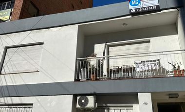 departamento de 3 ambientes en venta en Lomitas con patio