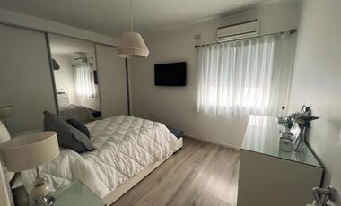 departamento de 3 ambientes en venta en Lomitas con patio