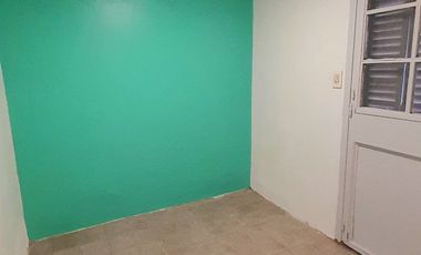 CHALET  4 AMB DESARROLLADO EN PLANTA BAJA  CON  AMPLIO JARDÍN AL FRENTE Y AL CONTRAFRENTE!