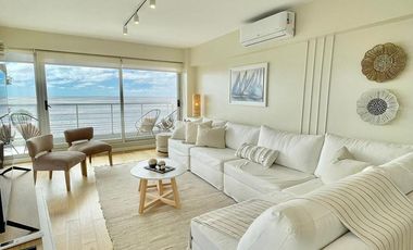 Departamento 4 Ambientes Edificio Bahía del Puerto piso alto vista única al río