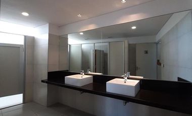 Departamento 4 Ambientes Edificio Bahía del Puerto piso alto vista única al río