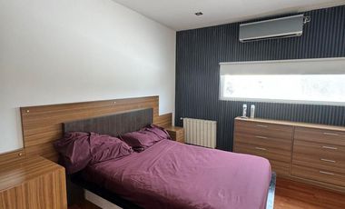 Casa 8 ambientes estilo moderno con pileta en venta - Altos de Hudson II