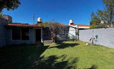 Chalet 3 ambientes venta Banfield