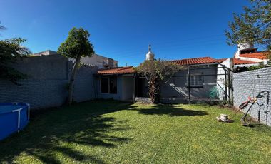 Chalet 3 ambientes venta Banfield