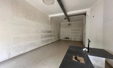 ALQUILER LOCAL COMERCIAL SOBRE IMPORTANTE AVENIDA EN PIÑEYRO, AVELLANEDA