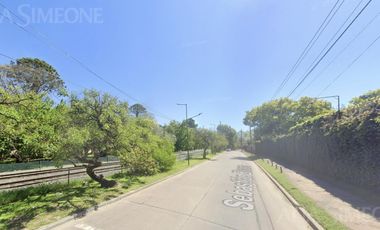 Casa a refaccionar sobre lote de 280m2 en Venta en San Isidro