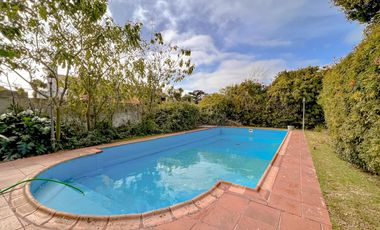 VENTA | RESIDENCIA | 7 AMBIENTES | LOS TRONCOS | 1700m² LOTE |