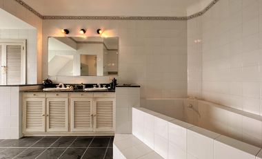 VENTA | RESIDENCIA | 7 AMBIENTES | LOS TRONCOS | 1700m² LOTE |