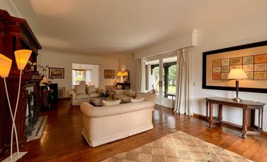 VENTA | RESIDENCIA | 7 AMBIENTES | LOS TRONCOS | 1700m² LOTE |