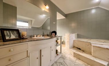 VENTA | RESIDENCIA | 7 AMBIENTES | LOS TRONCOS | 1700m² LOTE |