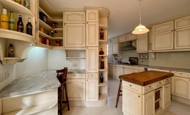 VENTA | RESIDENCIA | 7 AMBIENTES | LOS TRONCOS | 1700m² LOTE |