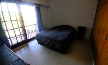 CASA EN VENTA 4 DORMITORIOS, QUINCHO, JARDÍN. QUILMES ESTE