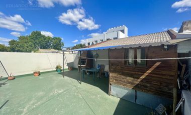 Excelente PH sobre la Avda a mts de la Estación - Apto Crédito!!!