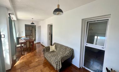 Excelente PH sobre la Avda a mts de la Estación - Apto Crédito!!!