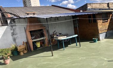 Excelente PH sobre la Avda a mts de la Estación - Apto Crédito!!!