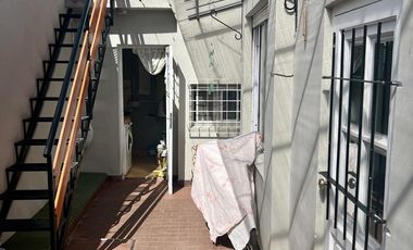 Excelente PH sobre la Avda a mts de la Estación - Apto Crédito!!!