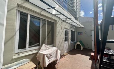 Excelente PH sobre la Avda a mts de la Estación - Apto Crédito!!!