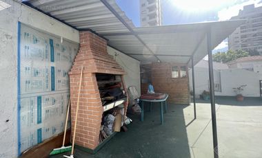 Excelente PH sobre la Avda a mts de la Estación - Apto Crédito!!!