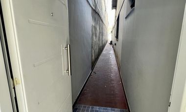 Excelente PH sobre la Avda a mts de la Estación - Apto Crédito!!!