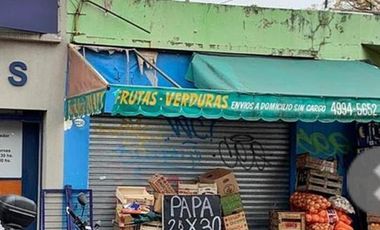 4 locales comerciales. Munro.