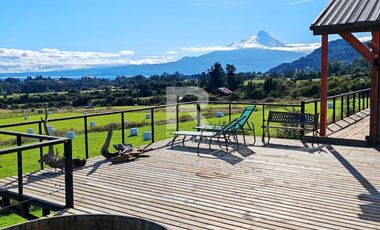 CASA EN RUTA ENSENADA, VISTA LAGO  Y VOLCAN EN 180 GRADOS