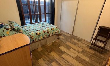 Casa 4 ambientes jardín. Olivos.