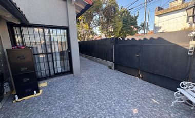 Casa 4 ambientes jardín. Olivos.