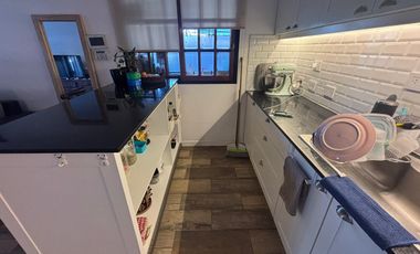 Casa 4 ambientes jardín. Olivos.