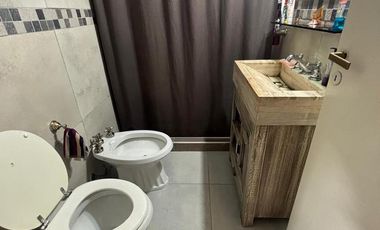 Casa 4 ambientes jardín. Olivos.