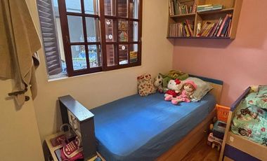 Casa 4 ambientes jardín. Olivos.