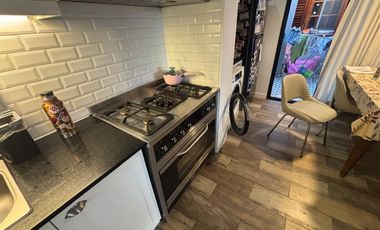 Casa 4 ambientes jardín. Olivos.